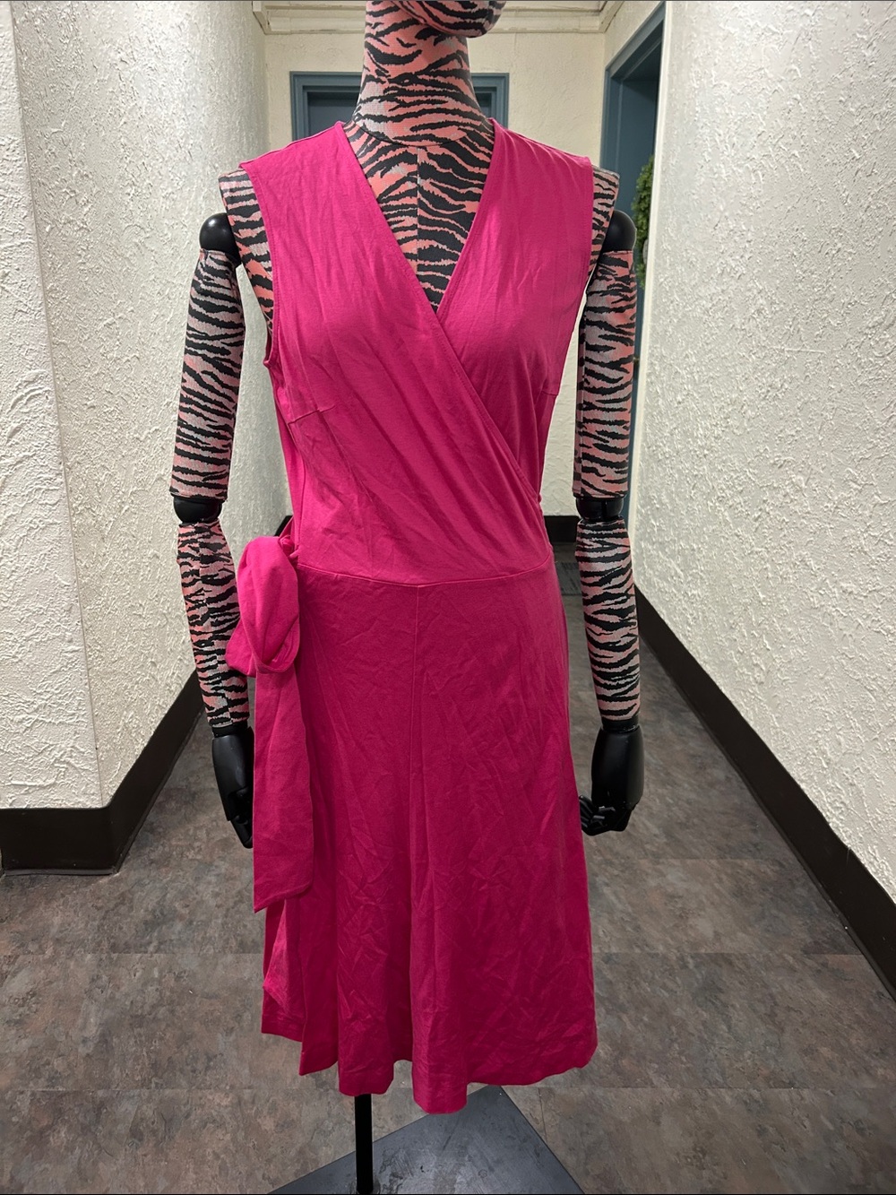 DIANE von FURSTENBERG Fuchsia Wrap Sleeveless Dress BRAND NEW TAG Size MEDIUM